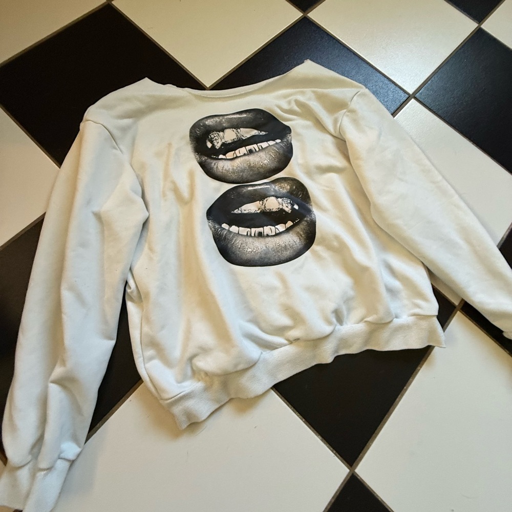 SHEIN White Sweatshirt with Black Lips Design
